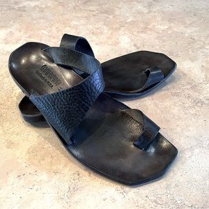 CYDWOQ Black Leather Sandals  size 41